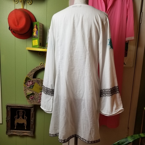 Mudpie Embroidered Swim Coverup Lrg - Picture 5 of 9